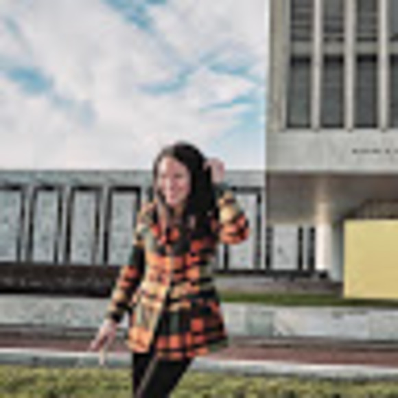 Meet your Posher, Kathleen - Picture 1 of 1